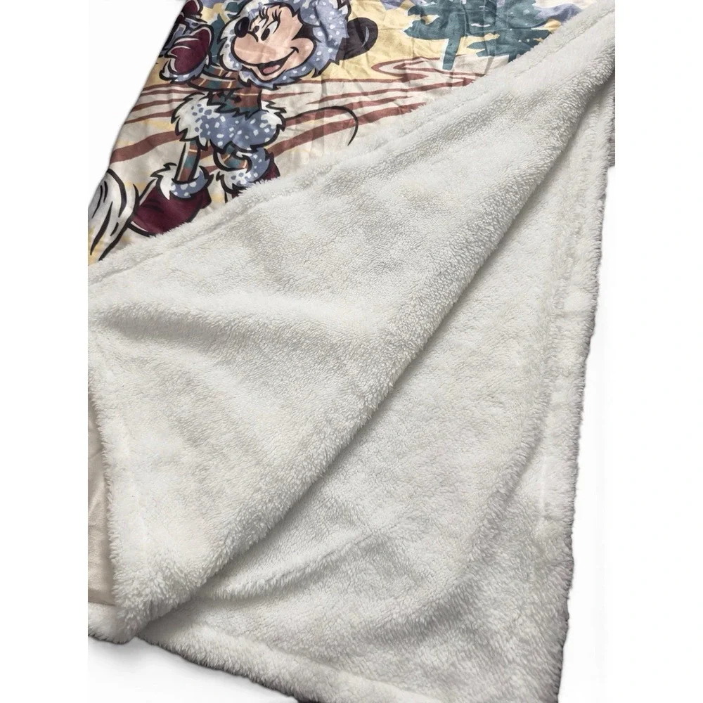 Disney Cruise Line Alaska Fleece Blanket Mickey Minnie Pluto Throw Souvenir